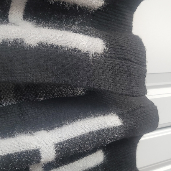 NWOT Davi & Dani Grid Pattern Cardigan Size Medium - Picture 6 of 12